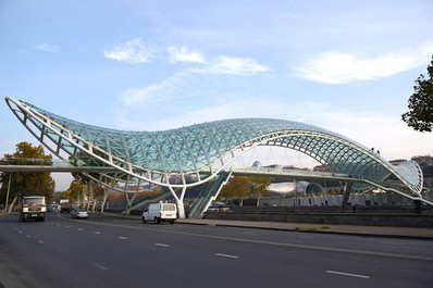 Puente de la Paz, Tiflis