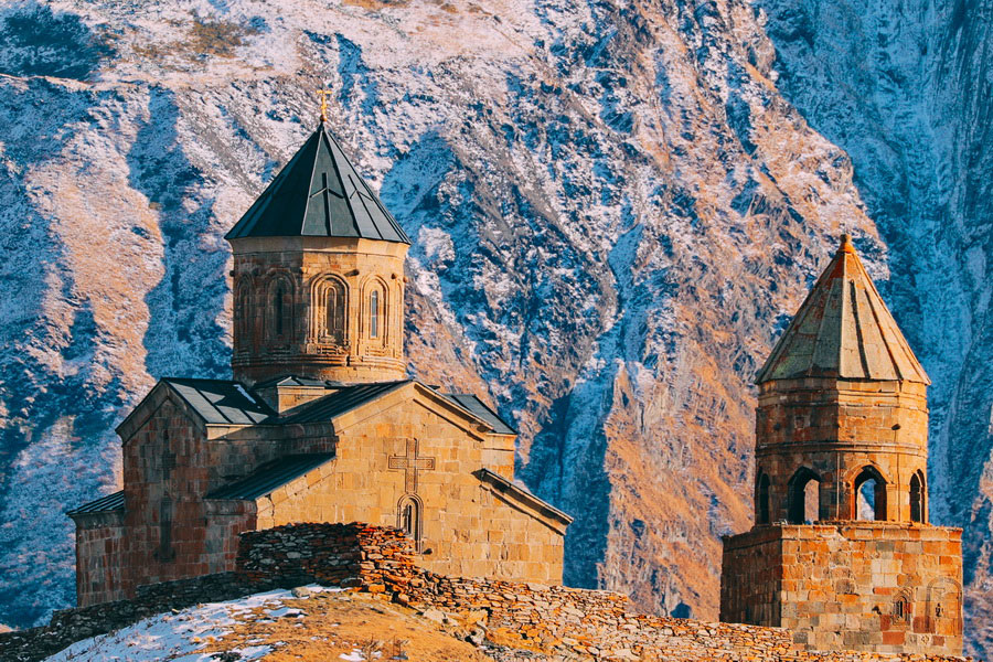Iglesia de la Santísima Trinidad de Gergeti, cerca de Stepantsminda