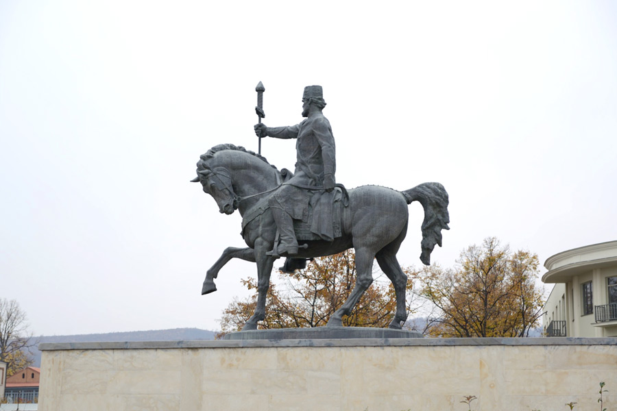 Monumento a Erekli II, Telavi