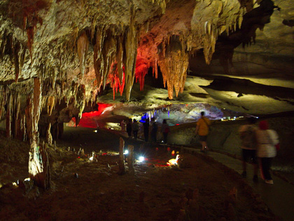 Excursión a la Cueva de Prometeo