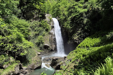 Ninoskhevi Waterfall
