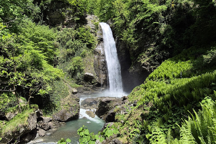 Ninoskhevi Waterfall