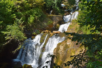Rachkha Waterfall