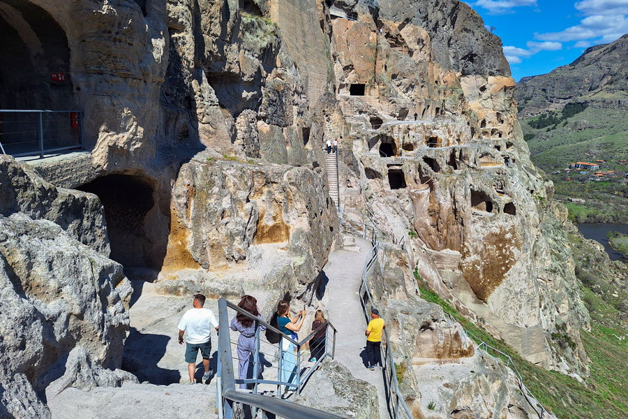 Vardzia near Akhalkalaki Vardzia near Akhalkalaki