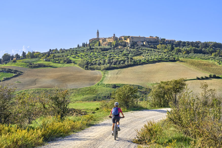 Through the Val d’Orcia to Pienza, Tuscany Through the Val d’Orcia to Pienza, Tuscany, Italy