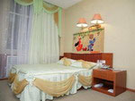 Room, Golden Dragon Hotel