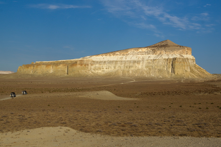 Viajes y Excursiones en Jeep por Mangystau 