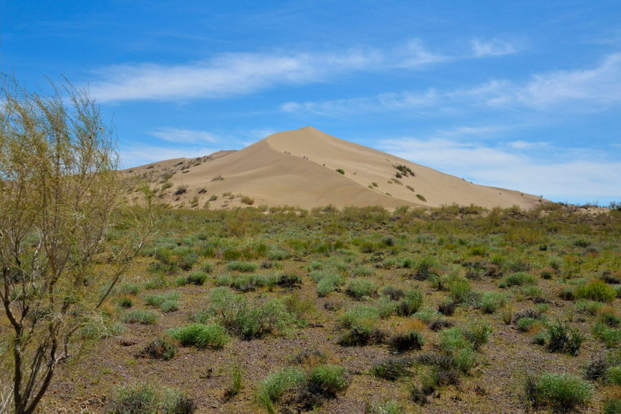 The Singing Barchan, Kazakhtan