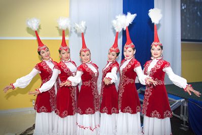 Bailarinas kazajas