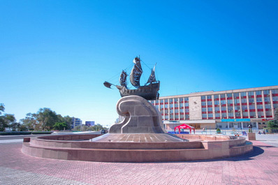 Columbus La Santa Maria Ship Monument