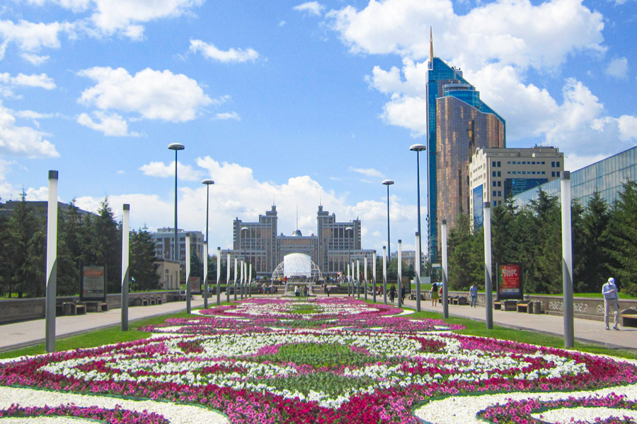 Nurzhol Boulevard, Astana