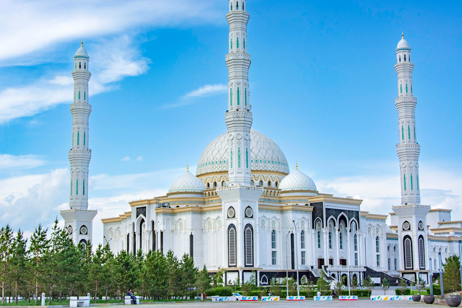 Hazret Sultan Mosque, Astana