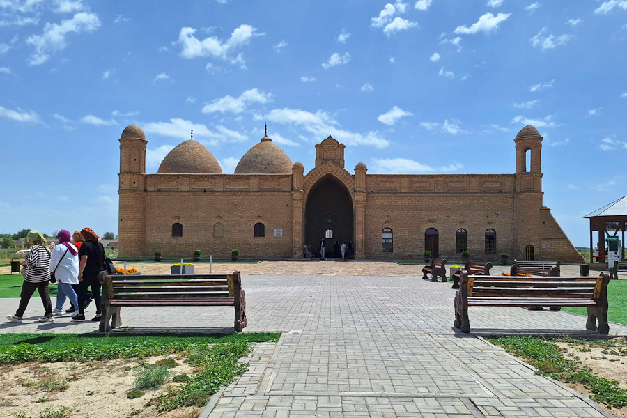 Mausoleo Arystan-Bab cerca de Otrar