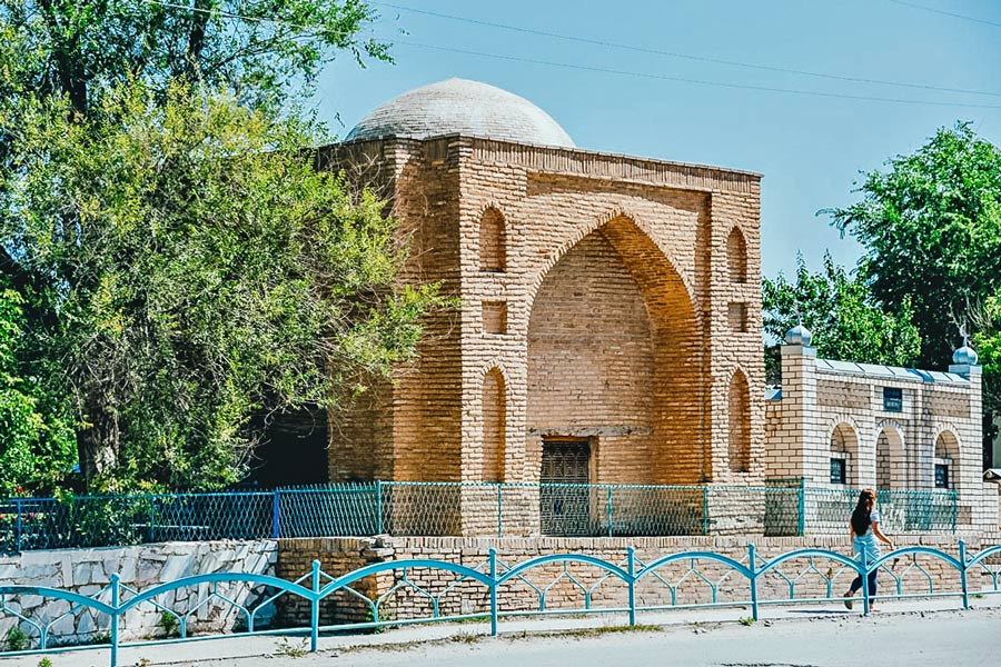 Kharashash-Ana Mausoleum