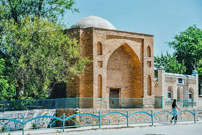 Kharashash-Ana Mausoleum