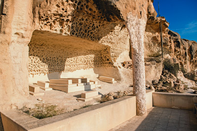 Shakpak-ata Mosque