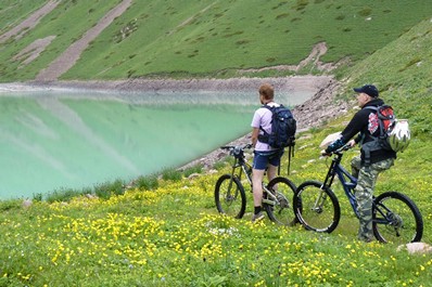 La mejor época para viajar Kirguistán. Primavera