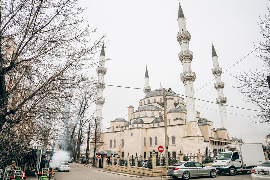 Центральная мечеть (Борбордук мечит), ТОП-10 лучших достопримечательностей Бишкека
