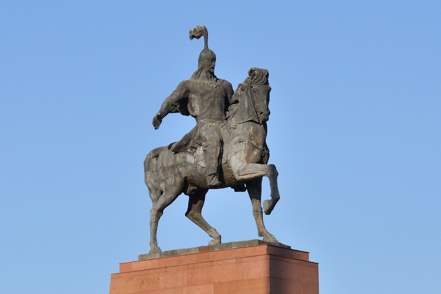 Памятник Манасу, ТОП-10 лучших достопримечательностей Бишкека