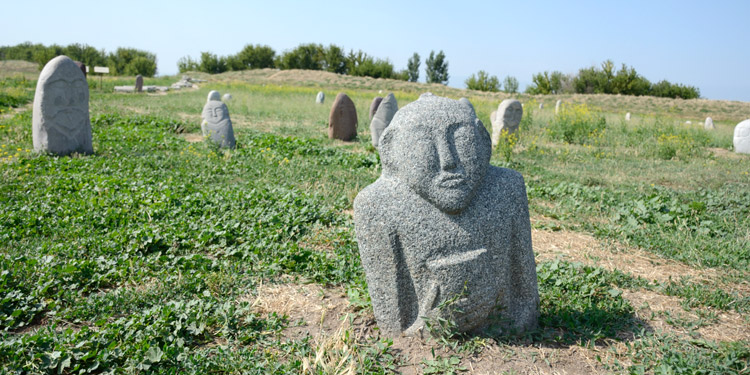 Circuits vers la Tour Burana, le Kirghizistan