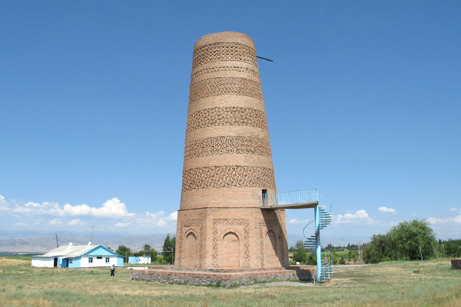 Kyrgyzstan Tourism: Historical Tourism. Burana Tower