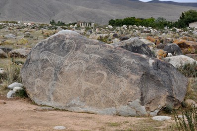 Petroglifos en Cholpon-Ata, Kirguistán