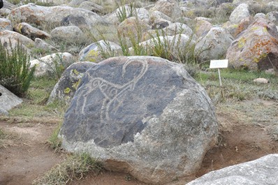 Tcholpon-Ata, Pétroglyphes