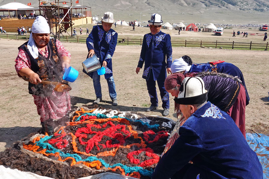 Kyrgyz Carpets - Ala-Kiyiz