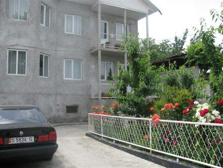 Kanyshay and Nurgul Guest House