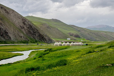 Tash-Rabat Yurt Camp