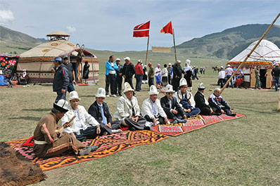 Festival folklorique, Voyage au Kirghizistan