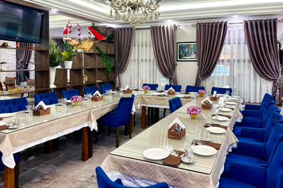 Зал, Ресторан Юса