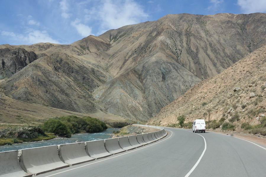 Road to Naryn