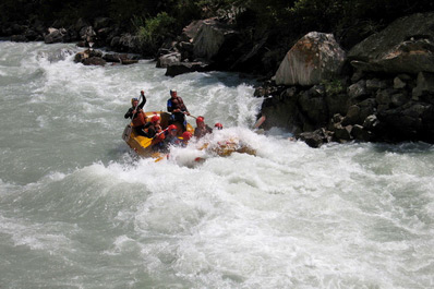 Rafting on Chu river