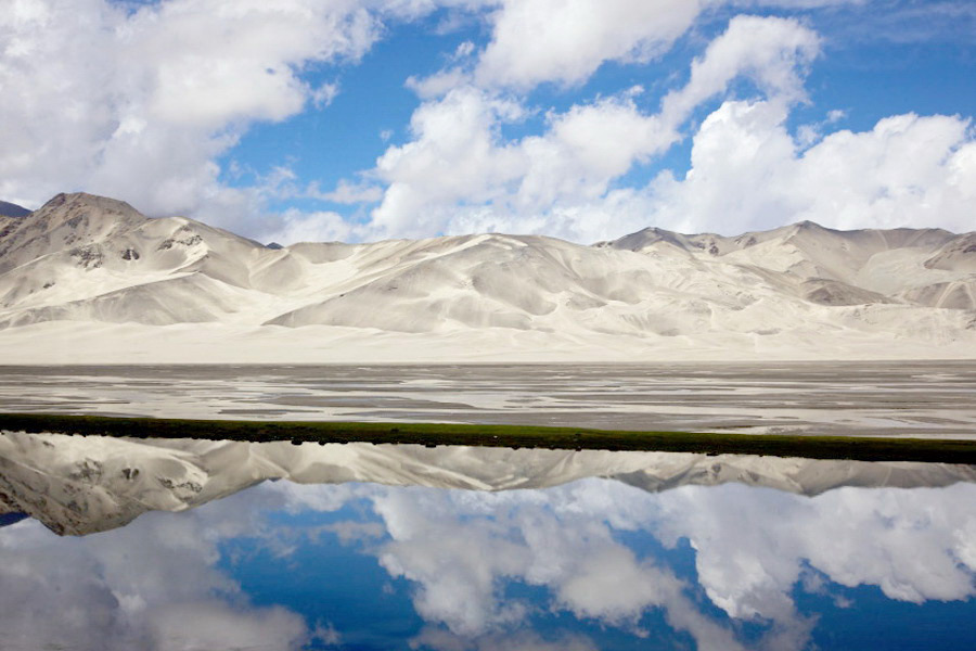 Karakul Lake