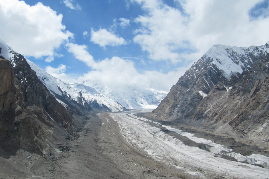 Komsomolskiy Glacier