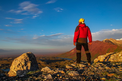 Trekking to Humpback Stone