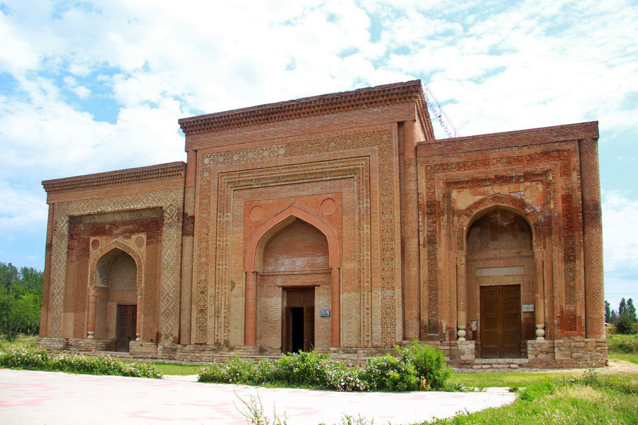 Uzgen Travel Guide - Tours, Attractions and Things To Do