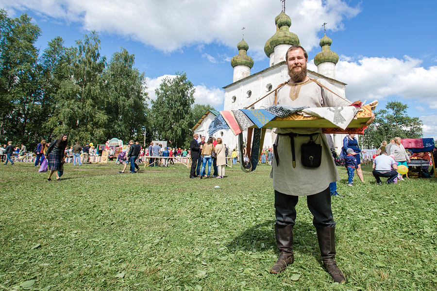Vêtements traditionnels russes pour hommes