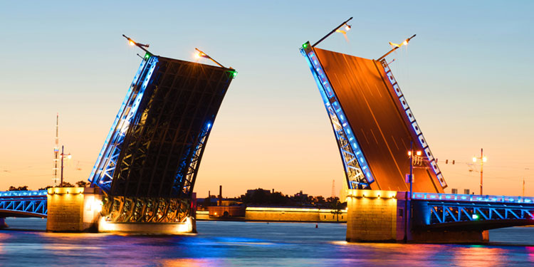 Puente del Palacio, San Petersburgo