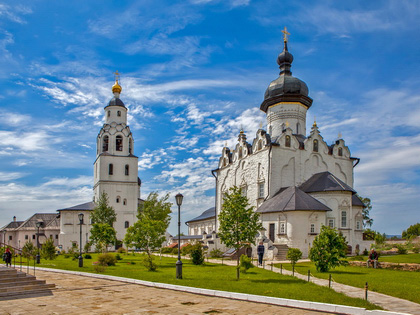 Монастыри и храмы