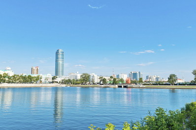 The river Iset and view of the city of Yekaterinburg