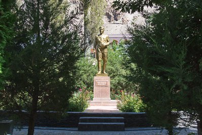 Statue of Shirinsho Shotemur, Khorog