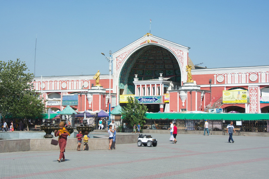 Mercado Panjshanbe, Juyand (Khujand)