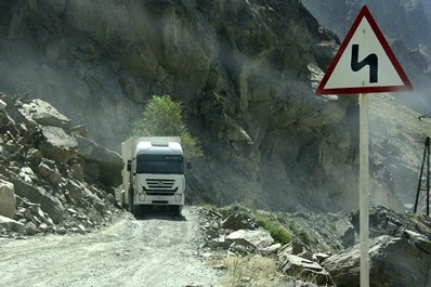 Road conditions on the Pamir Highway