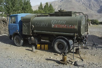 Road conditions on the Pamir Highway