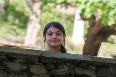 Niña local en la Aldea de Pamir, Tayikistán