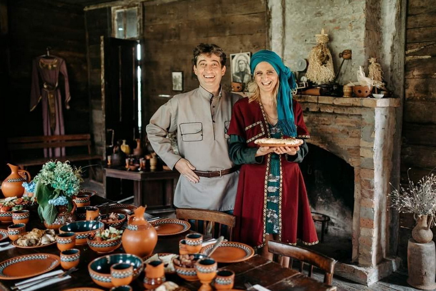 Pueblo étnico «Sisa Tura» cerca de Zugdidi, Georgia