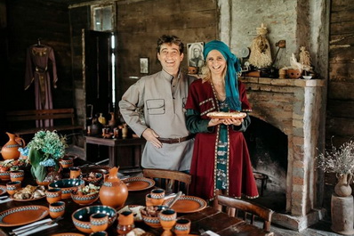 Pueblo étnico «Sisa Tura» cerca de Zugdidi, Georgia