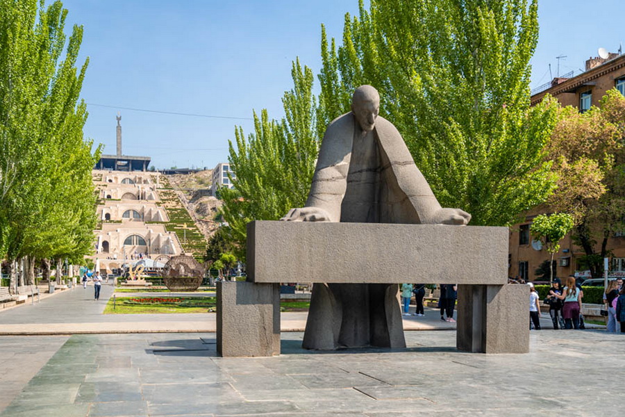 Monumento a Tamanyan, Ereván, Armenia